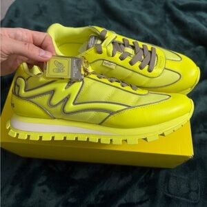 Marc Jacobs The Jogger Sneakers in Flow Yellow